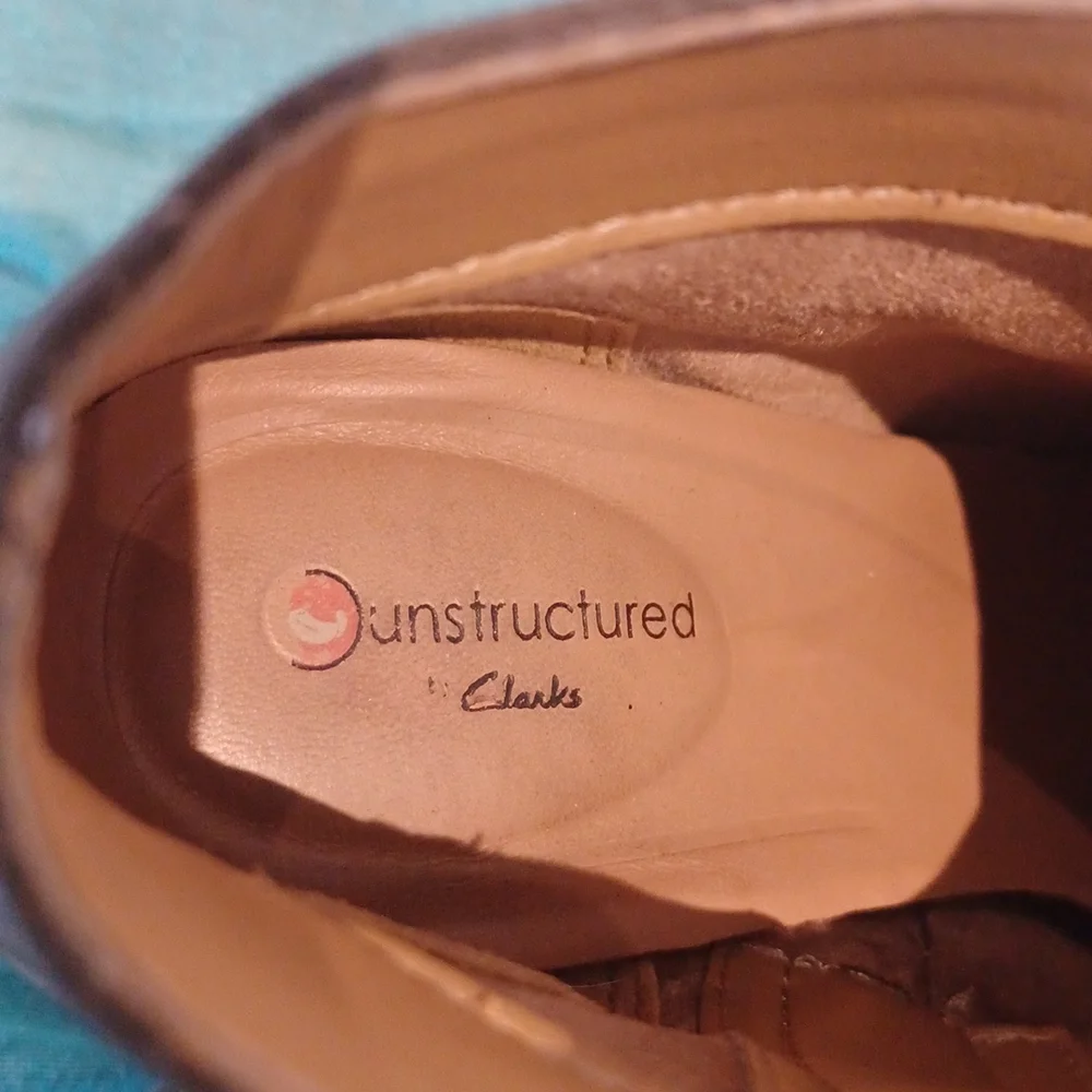 Brown leather booties size 7  Unstructured by Clarks~ SO cute - Picture 5 of 8